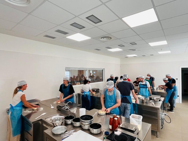 2585c313-4c7a-45f6-ab57-b6116df4020c